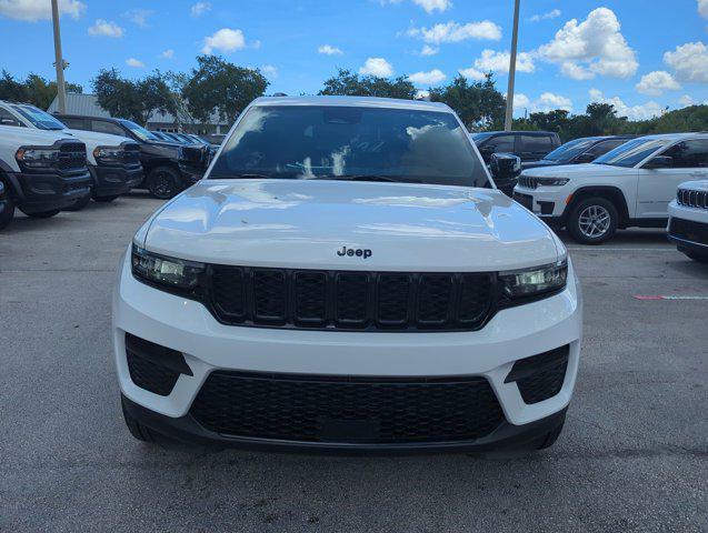 new 2024 Jeep Grand Cherokee car, priced at $36,005