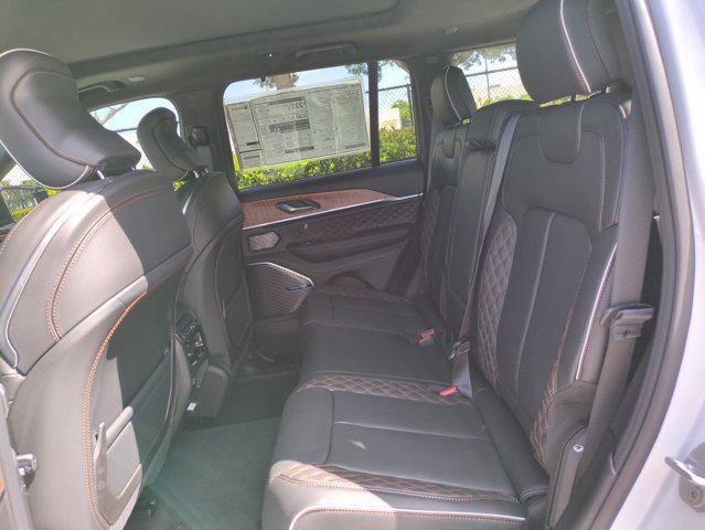 new 2025 Jeep Grand Cherokee car, priced at $61,622