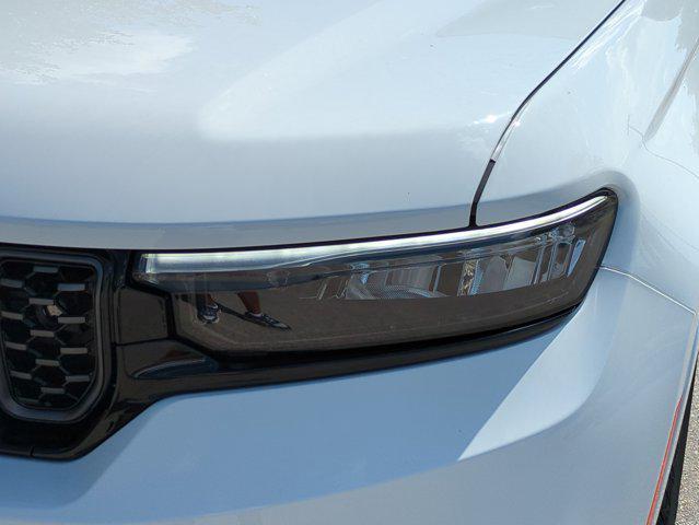 new 2025 Jeep Grand Cherokee car, priced at $61,622