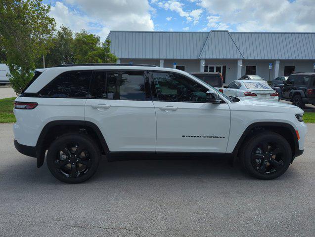 new 2024 Jeep Grand Cherokee car, priced at $36,005