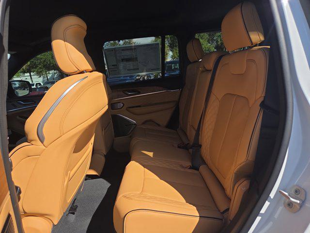 new 2025 Jeep Grand Cherokee car, priced at $59,739