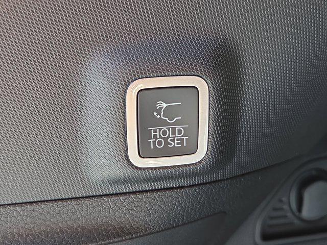 new 2025 Jeep Grand Cherokee car, priced at $59,739