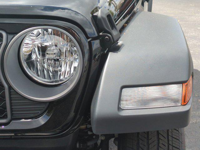 new 2025 Jeep Gladiator car, priced at $38,073