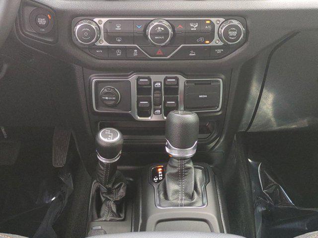 new 2025 Jeep Gladiator car, priced at $38,073