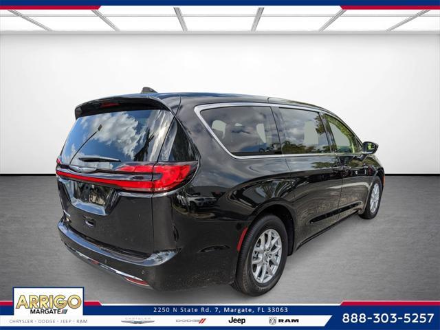 new 2023 Chrysler Pacifica car, priced at $35,473