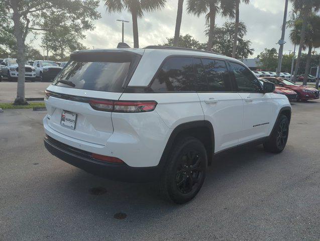 used 2024 Jeep Grand Cherokee car, priced at $39,997