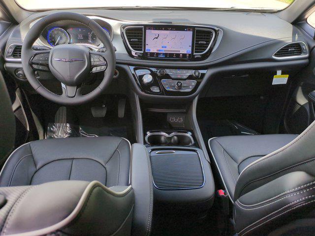 new 2025 Chrysler Pacifica car, priced at $45,867