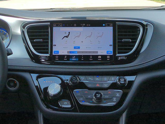 new 2025 Chrysler Pacifica car, priced at $45,867