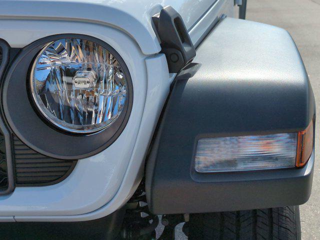 new 2025 Jeep Gladiator car, priced at $39,482
