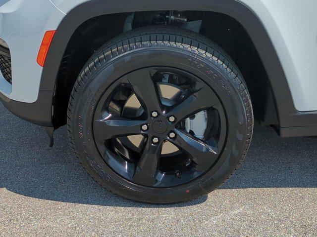 new 2025 Jeep Grand Cherokee car, priced at $39,994