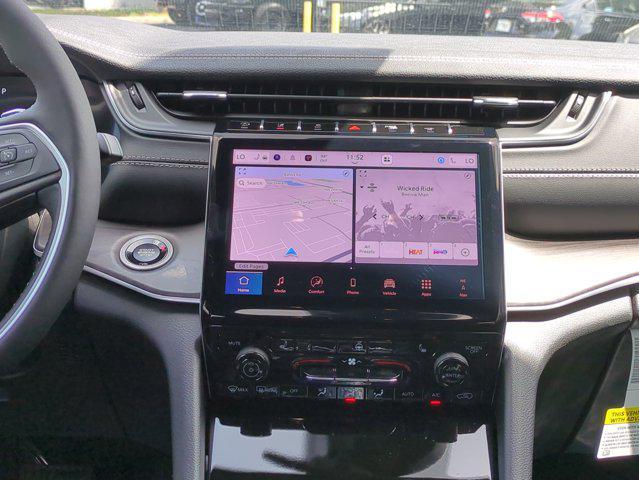 new 2025 Jeep Grand Cherokee car, priced at $38,060