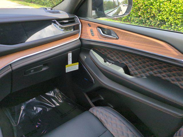 new 2025 Jeep Grand Cherokee car, priced at $60,549