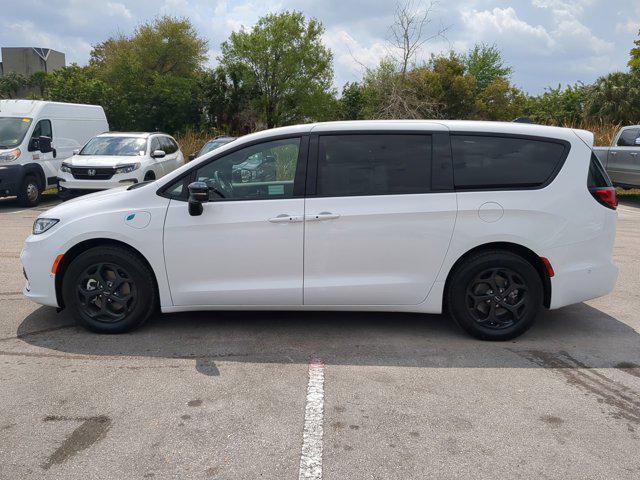 new 2024 Chrysler Pacifica Hybrid car, priced at $53,100