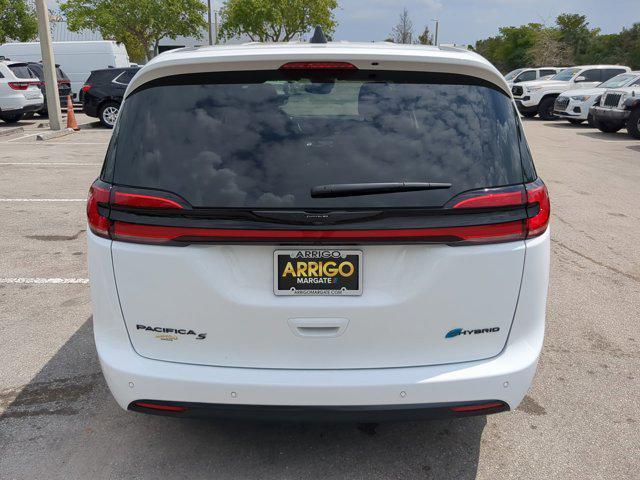 new 2024 Chrysler Pacifica Hybrid car, priced at $53,100