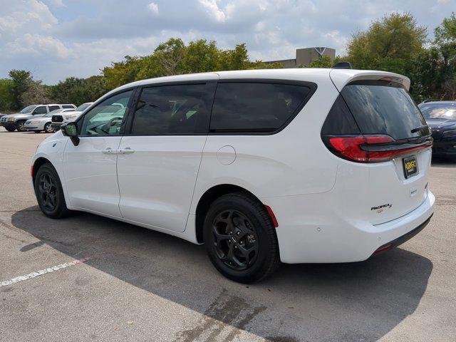 new 2024 Chrysler Pacifica Hybrid car, priced at $53,100