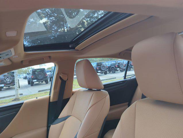 used 2022 Lexus ES 350 car, priced at $33,997