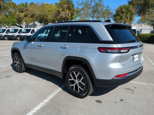 new 2025 Jeep Grand Cherokee car, priced at $39,444