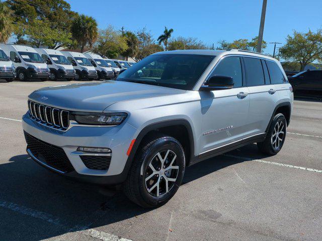 new 2025 Jeep Grand Cherokee car, priced at $39,444