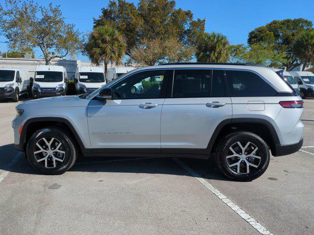 new 2025 Jeep Grand Cherokee car, priced at $39,444