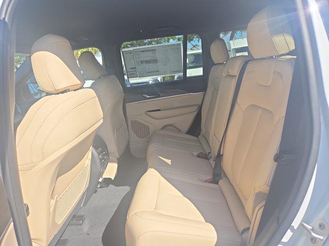 new 2025 Jeep Grand Cherokee car, priced at $35,007
