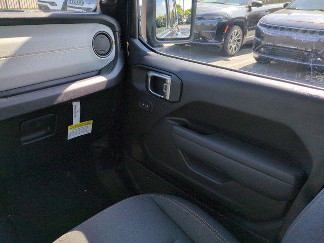 new 2025 Jeep Wrangler car, priced at $43,371