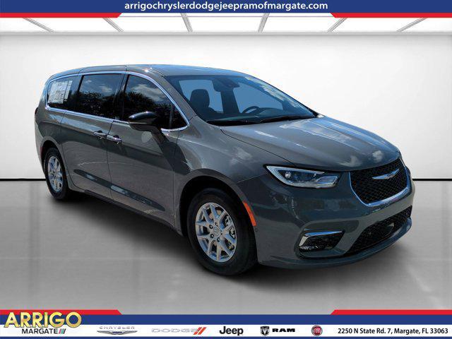 new 2025 Chrysler Pacifica car, priced at $39,909