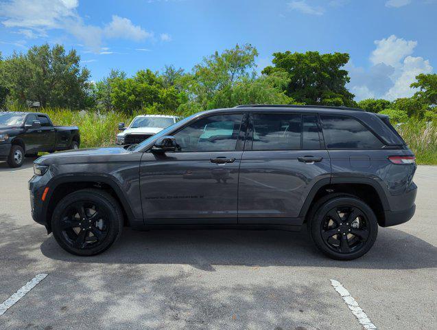 new 2024 Jeep Grand Cherokee car, priced at $36,175