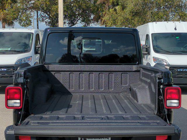 new 2025 Jeep Gladiator car, priced at $40,804