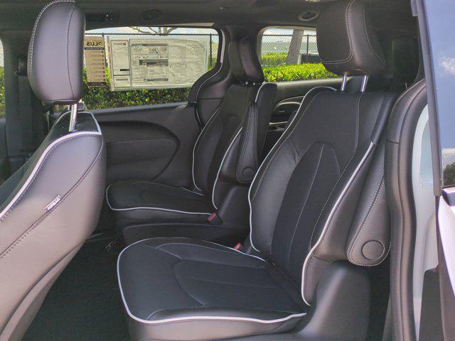 new 2025 Chrysler Pacifica Hybrid car, priced at $47,748