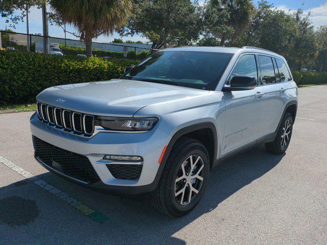 new 2025 Jeep Grand Cherokee car, priced at $39,482