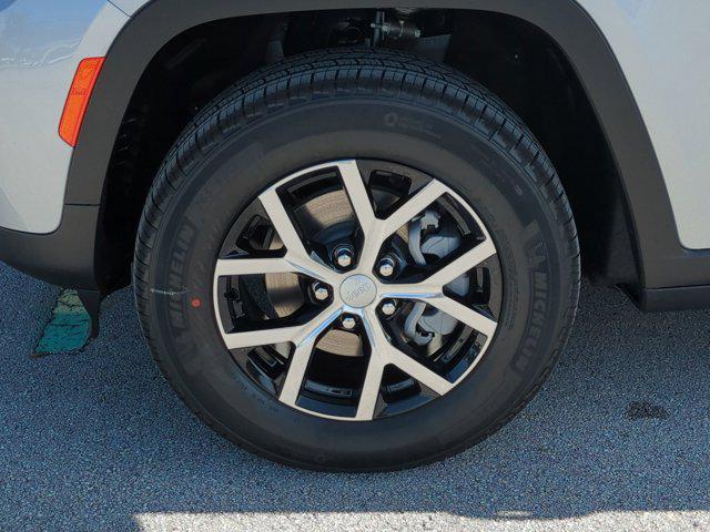 new 2025 Jeep Grand Cherokee car, priced at $39,482