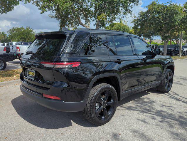 new 2024 Jeep Grand Cherokee car, priced at $47,235