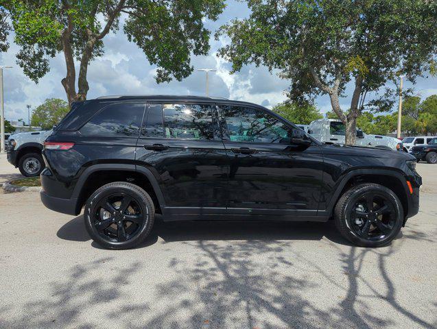 new 2024 Jeep Grand Cherokee car, priced at $47,235