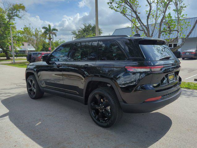 new 2024 Jeep Grand Cherokee car, priced at $47,235