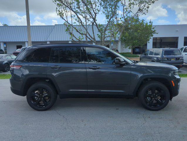 new 2024 Jeep Grand Cherokee car, priced at $36,175