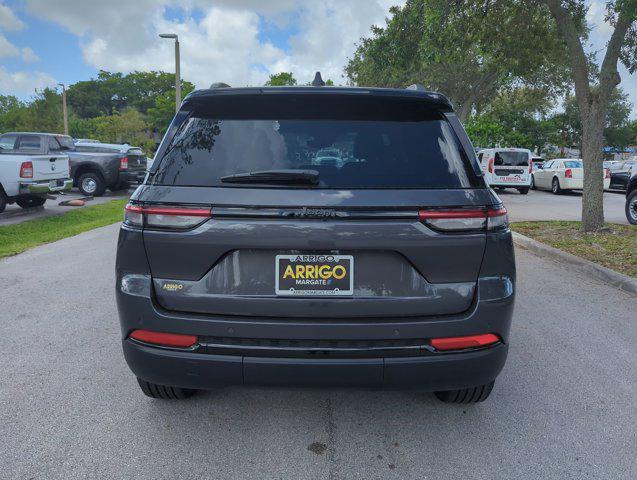 new 2024 Jeep Grand Cherokee car, priced at $36,175