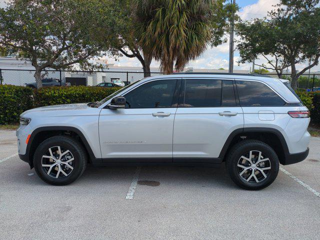 new 2025 Jeep Grand Cherokee car, priced at $37,150