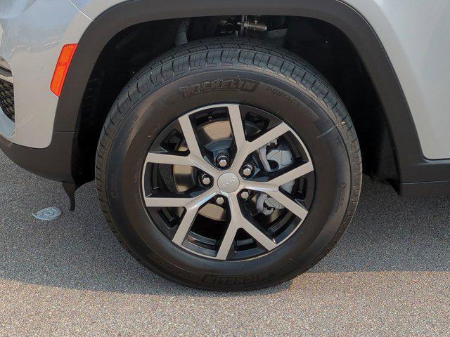 new 2025 Jeep Grand Cherokee car, priced at $37,150