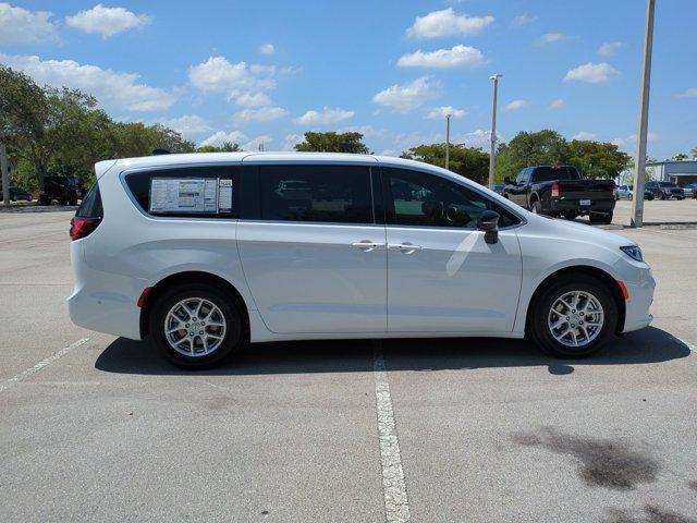 new 2025 Chrysler Pacifica car, priced at $44,833