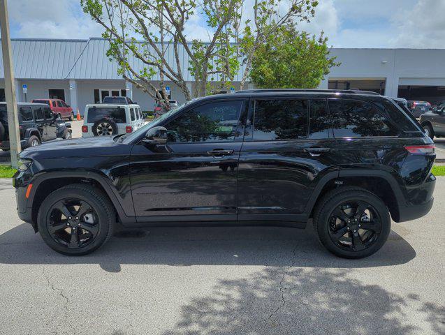 new 2024 Jeep Grand Cherokee car, priced at $47,235