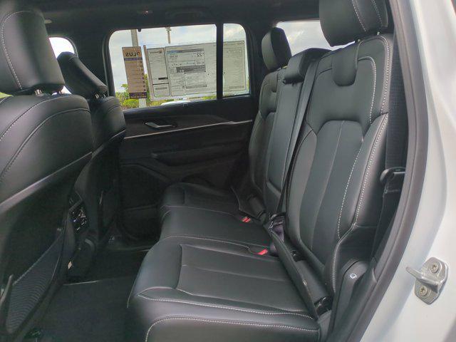 new 2025 Jeep Grand Cherokee car, priced at $45,840