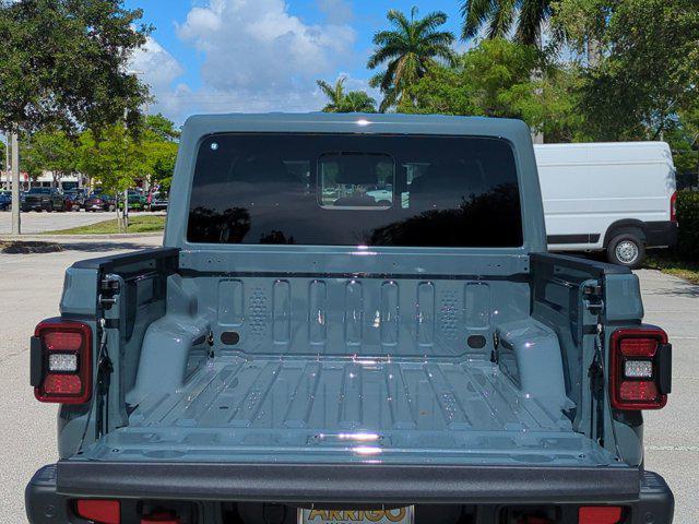new 2025 Jeep Gladiator car, priced at $44,436