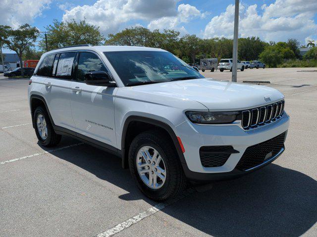 new 2025 Jeep Grand Cherokee car, priced at $33,704