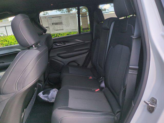 new 2025 Jeep Grand Cherokee car, priced at $33,704