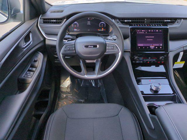 new 2025 Jeep Grand Cherokee car, priced at $33,704