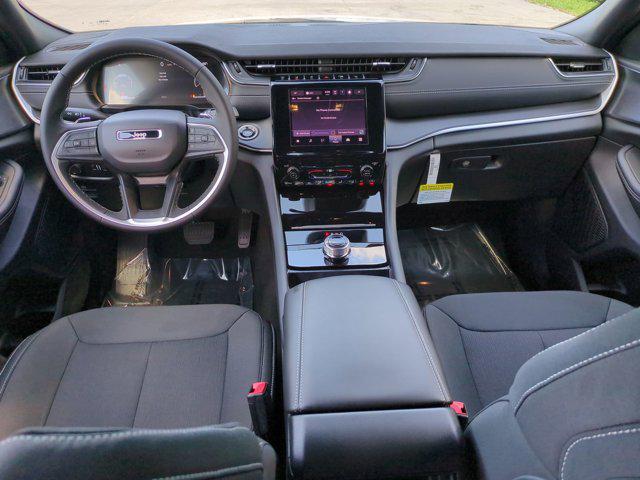 new 2025 Jeep Grand Cherokee car, priced at $33,704