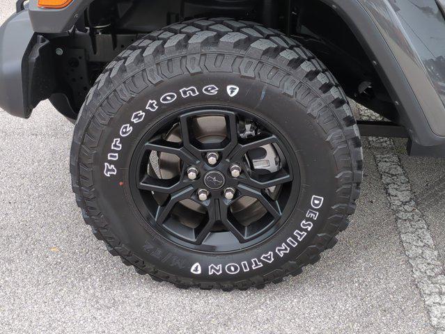 new 2025 Jeep Gladiator car, priced at $40,939