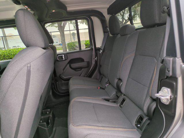 new 2025 Jeep Gladiator car, priced at $40,939