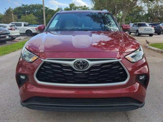 used 2021 Toyota Highlander car, priced at $34,997