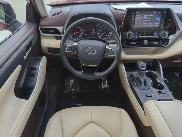 used 2021 Toyota Highlander car, priced at $34,997